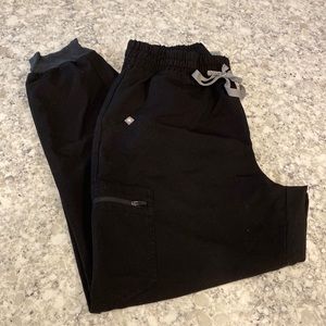 FIGS Gently used cargo joggers